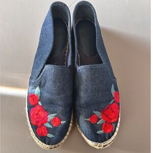 Guess Denim Espadrille Slip On Shoes Red Rose Floral Accents Size 8.5M‎